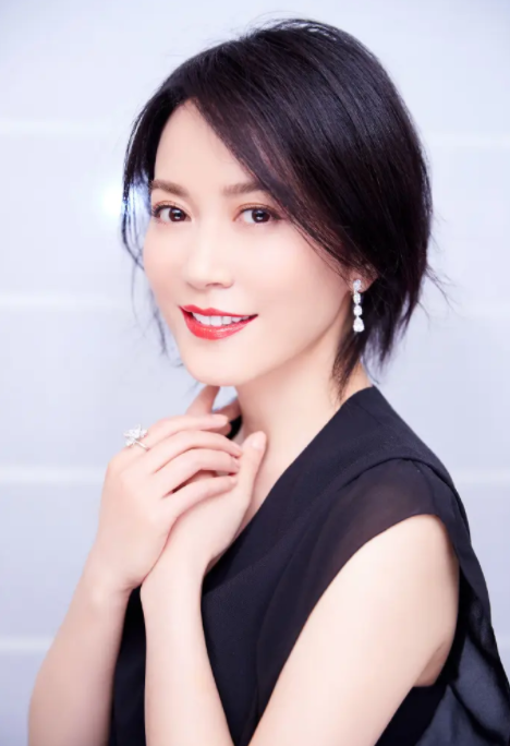 至今未婚的5位内地大龄女星，各有各的苦衷，最大51岁，最小49岁