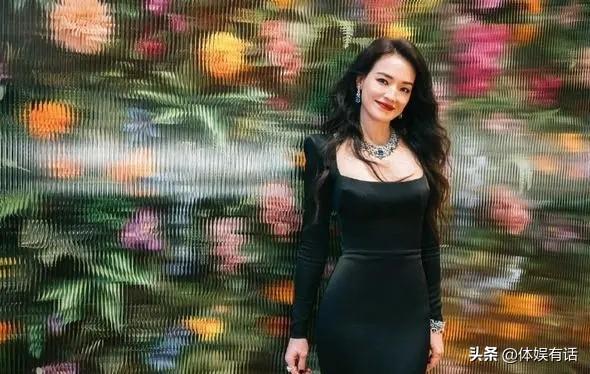 许晴的臀、舒淇的唇、李小冉的胸,这些中年女星性感起来能迷死人