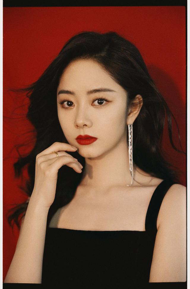 八位美女写真,风姿绰约小天仙,惊鸿一瞥清流溪,有你喜欢的吗?