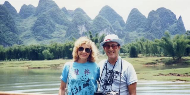 美国普通退休教师,居然是传说雌雄大盗?逍遥半生,到死都没被抓