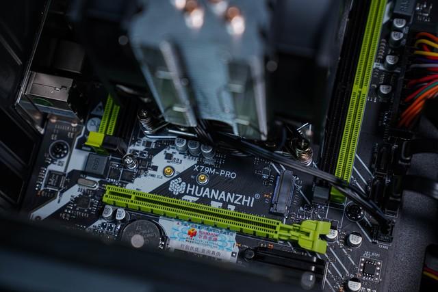 打开PR花了30秒？拼多多旗舰店、全网销量第一的设计师主机再次教我“做人”