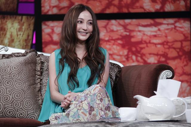 姚笛出轨又出轨，深夜与男友亲吻孕期被抛弃的她还有人心疼吗？