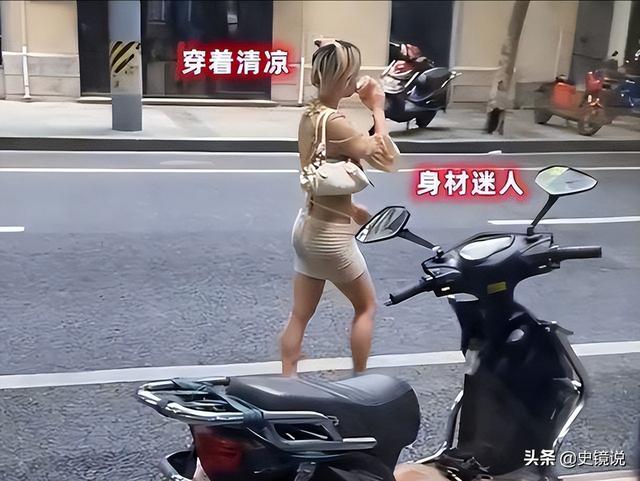 上海一女子自信穿着出门，腰间缠绕两条绳子，懒得理路人异样眼光