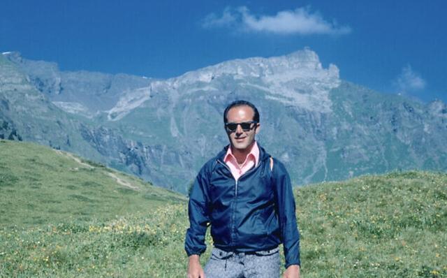 美国普通退休教师,居然是传说雌雄大盗?逍遥半生,到死都没被抓