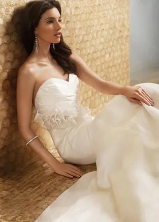 每个女孩都有一个婚纱梦,而我是个婚纱控