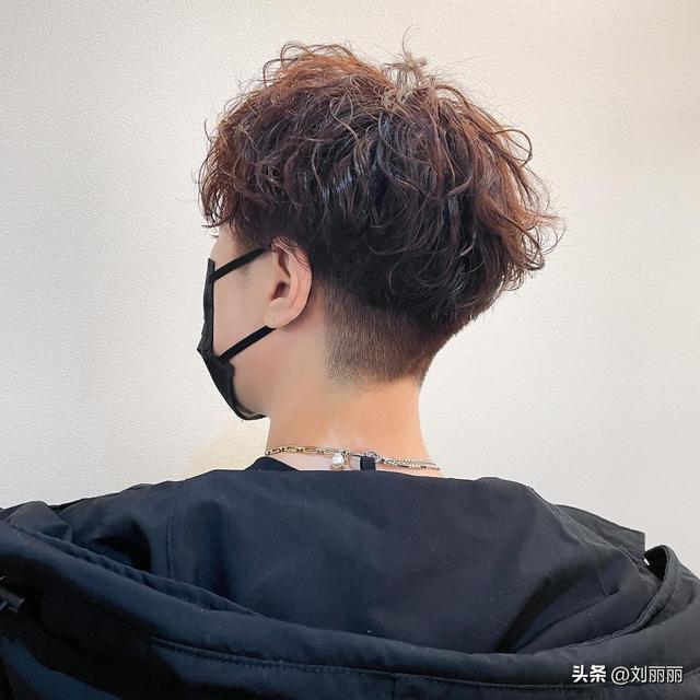 女士短发别乱剪,最火还是这三种,清爽自然真时尚