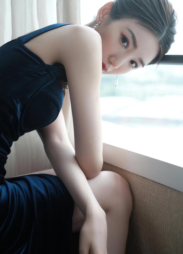 八位美女写真,风姿绰约小天仙,惊鸿一瞥清流溪,有你喜欢的吗?