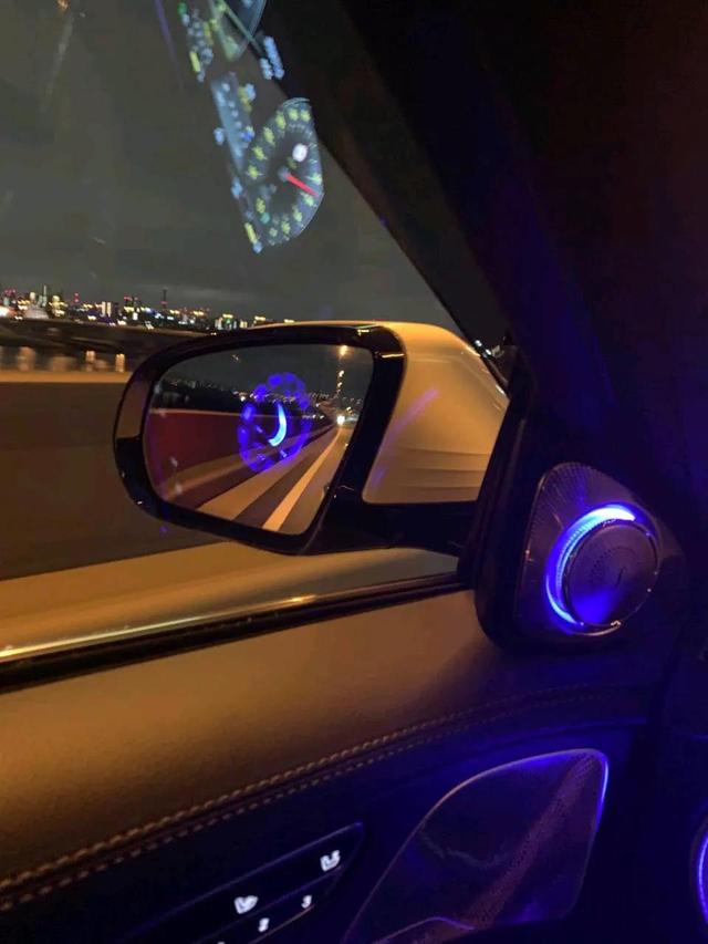 难以想象闺蜜靠卖身生活?