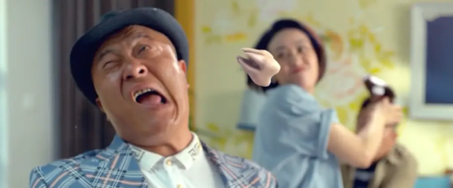 53岁扮少年,41岁装清纯少女,2022最烂10部电影,一部比一部辣眼