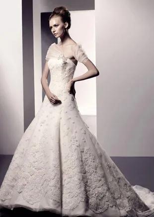 每个女孩都有一个婚纱梦,而我是个婚纱控