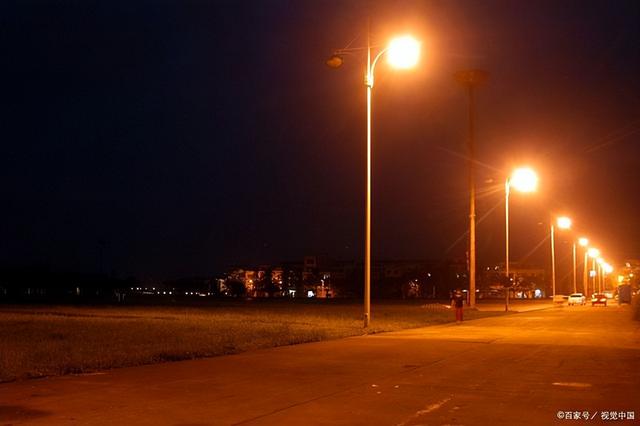 三观震碎!女子发万字长文哭诉:中山大学教授是伪君子,玩弄感情