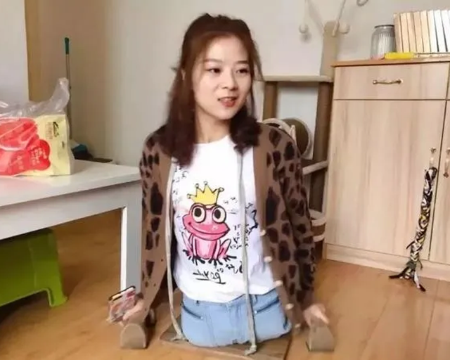 “无腿女孩”渭梅女，车祸截肢被父母遗弃，双手走出励志人生路！