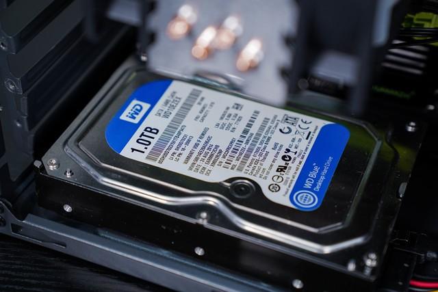 打开PR花了30秒？拼多多旗舰店、全网销量第一的设计师主机再次教我“做人”