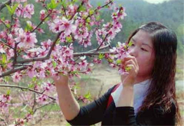 还记得15年前被黑人男友传染,公开得艾滋病的女生吗,她后来如何