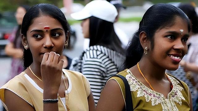 2012年，20岁印度女孩嫁给一中国农民，8年后妹妹嫁给丈夫堂弟