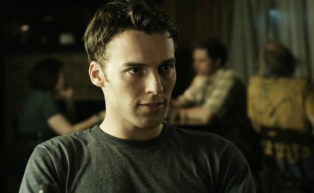 变态男子6年绑架几十个漂亮女孩，侵犯之后将她们残忍杀害，电影