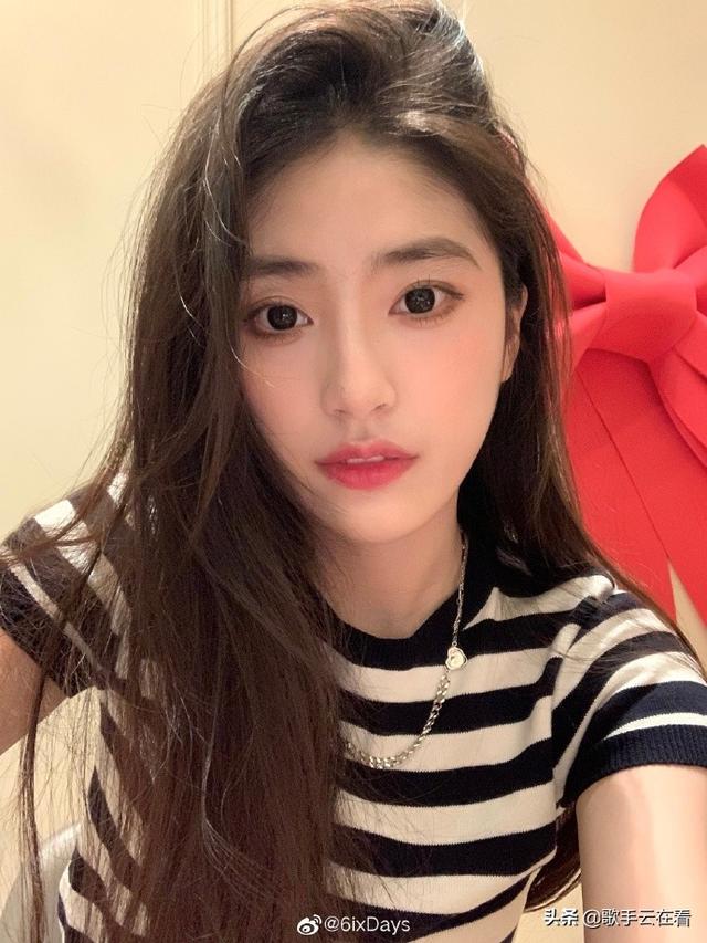 99年美女空乘小姐姐迷人美照欣赏，真好看