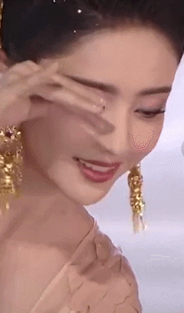 美呆了！佟丽娅古装舞惊艳梦幻，跳舞曾是她的全世界，如今依旧长在她心里