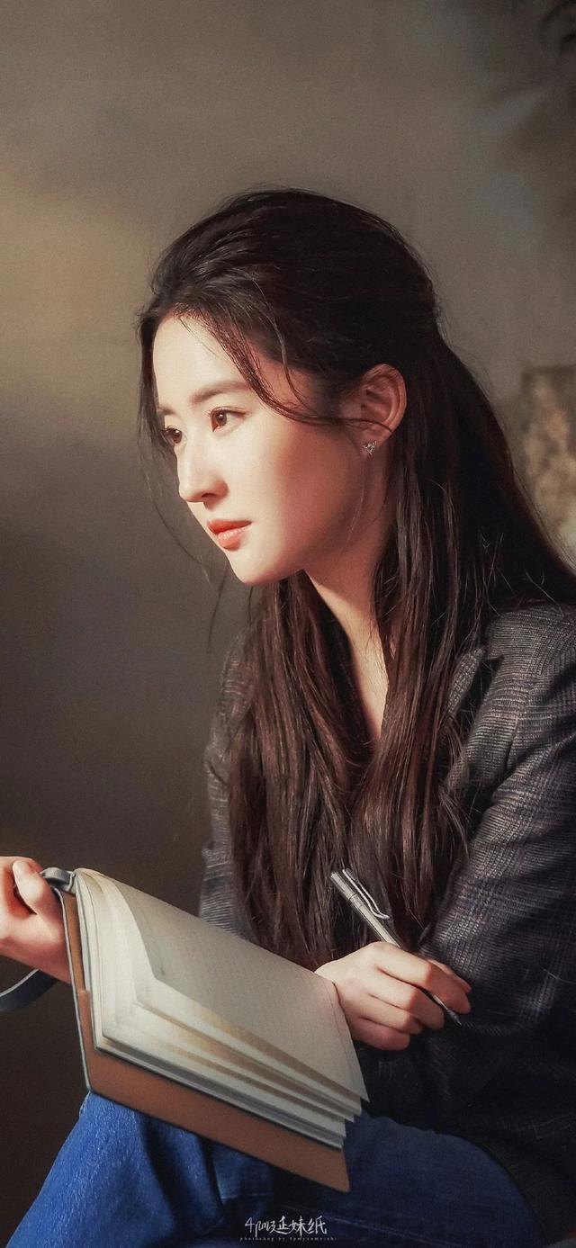 一不小心，我拿捏了刘亦菲的新氛围感