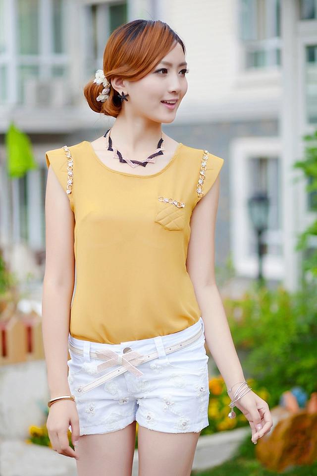 美女写真：青春靓丽 白的的小短裤