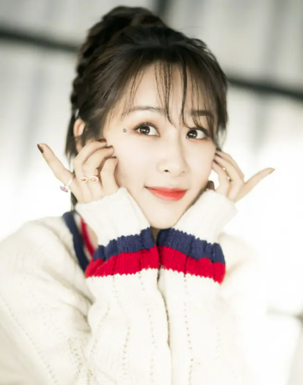 明明“歪瓜裂枣”，却能“美若天仙”，这8位女明星整得太惊艳