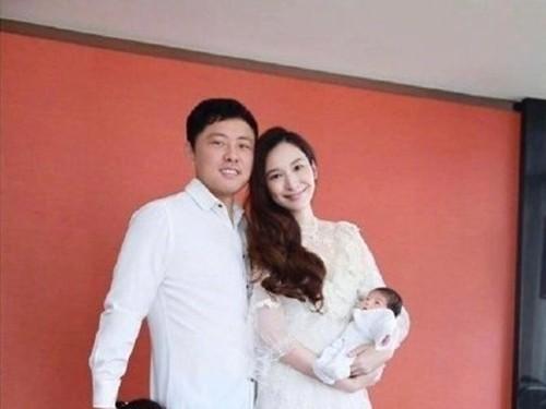她是“九头身女神”,嫁入豪门之后5年生四胎,如今成50亿女富豪