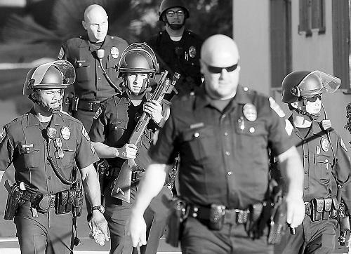 1979年，美国女孩外出游泳彻夜未归，华裔神探抽丝剥茧掀开谜团