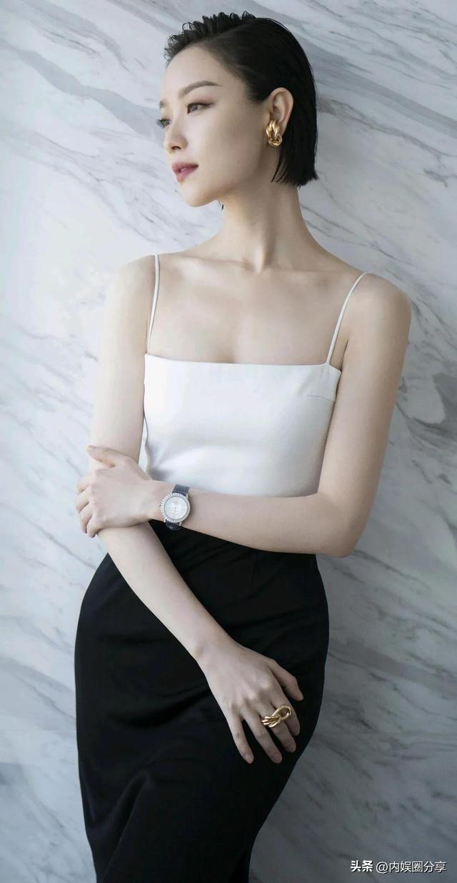 34岁魅力十足的倪妮，身材火辣性感迷人