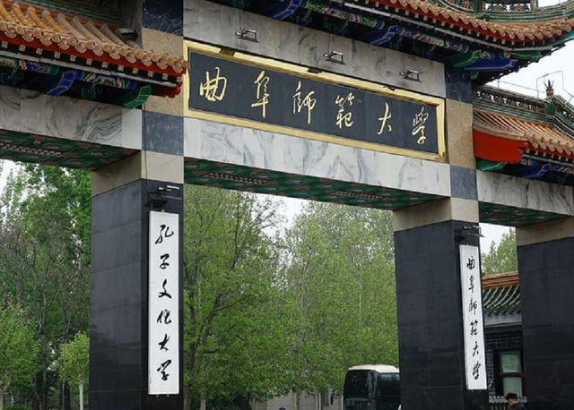 “90后”美女副县长走红,长相标致且学历优秀,评论区却充满质疑