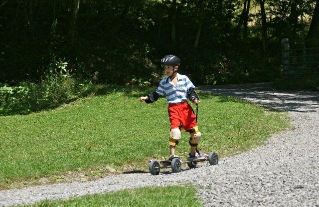 1979年，美国女孩外出游泳彻夜未归，华裔神探抽丝剥茧掀开谜团