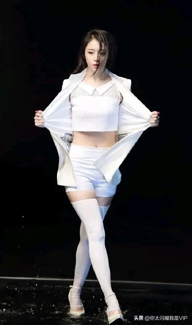 朴智妍超高清图集：性感美女，高贵美艳