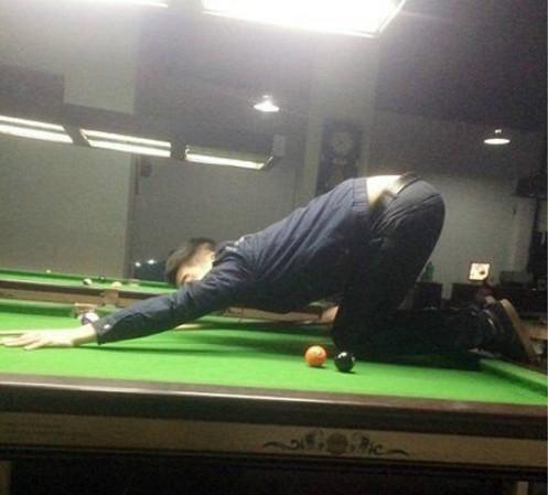 师父说过,山下的女人是老虎,遇到了要躲开