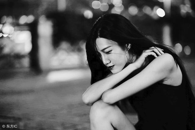 女生失恋后的微信名字，个个戳心窝伤感的女生网名