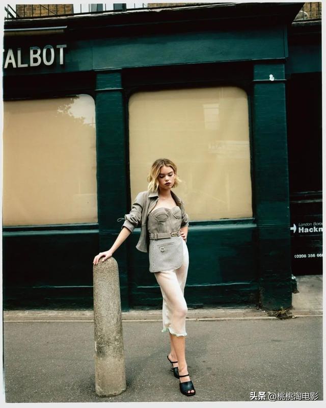 《龙之家族》“少女雷妮拉”米莉·阿尔柯克，23岁个性文艺女生