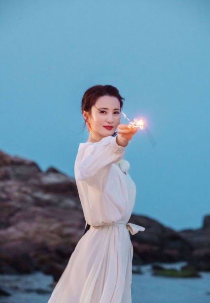 温婉大气，眉眼如画，这12位绝色古典美人，才是真正的东方美人