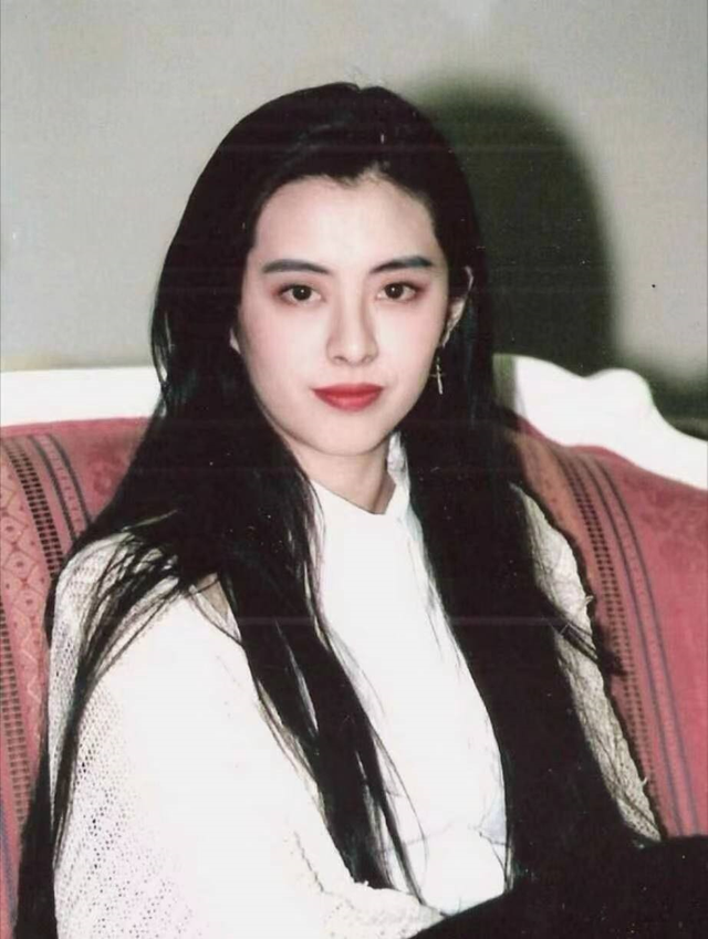 至今未嫁人的10位女港星，各有各的苦衷，最大的88岁，最小的42岁