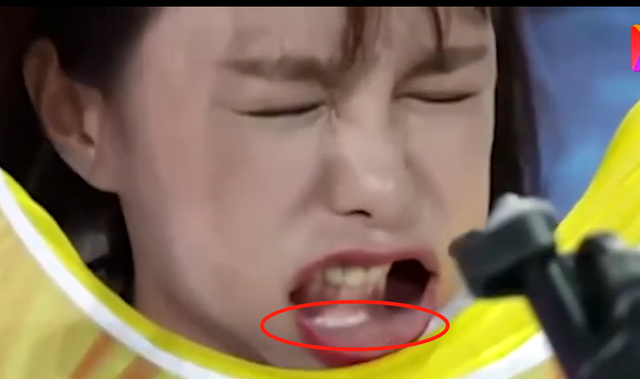 明明“歪瓜裂枣”，却能“美若天仙”，这8位女明星整得太惊艳