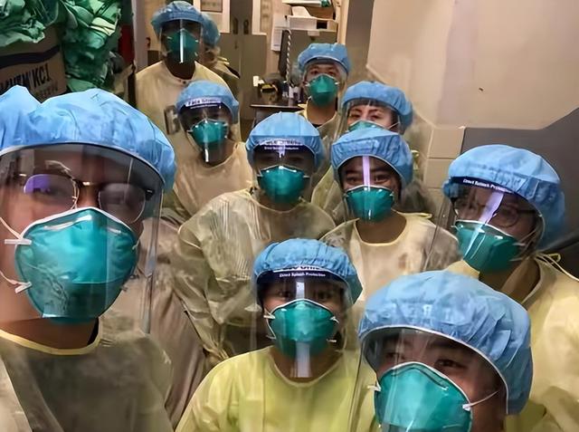 25岁港姐宣布当医生！家庭富裕有高学历，网友劝其不要入娱乐圈