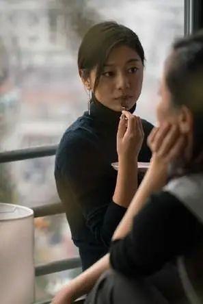 真正的时髦男女,活在30年前的国产剧里丨原创