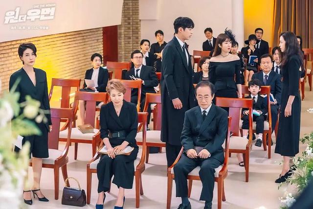 开播收视第一，豆瓣开分7.9，SBS新剧《一个女人》是水土不服吗？