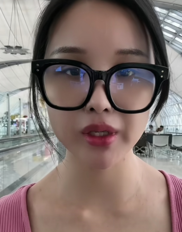 网红美七泰国失联事件升级：本人回应反复无常，衣服疑被扯坏！