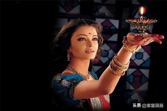 印度第一美人，美貌迷倒众生却遭国人唾骂，被迫和一棵香蕉树结婚