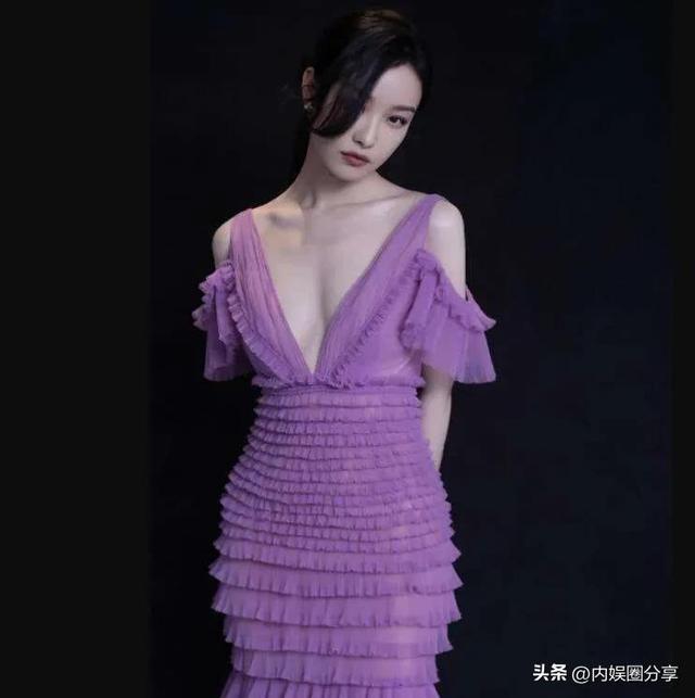 34岁魅力十足的倪妮，身材火辣性感迷人