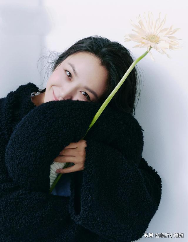 汤唯，高贵冷艳的精致美女，成熟优雅的气质展现迷人风采