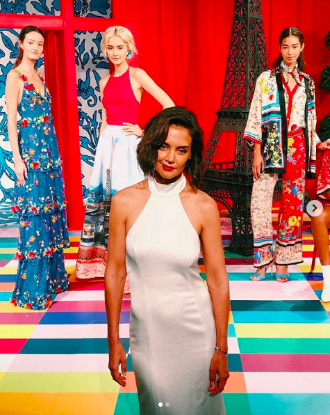 《绯闻女孩》热门品牌按清宫剧后宫规格打造时装周，乾隆看到乐了