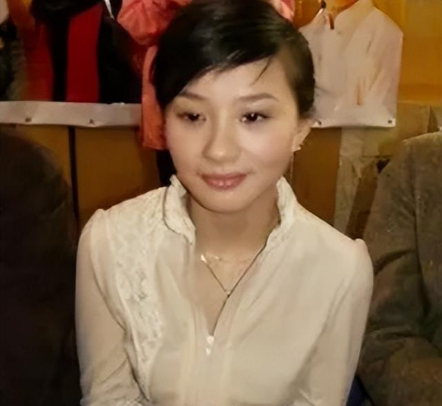 明明“歪瓜裂枣”，却能“美若天仙”，这8位女明星整得太惊艳