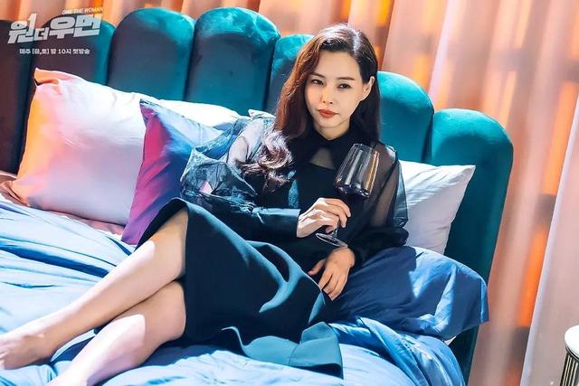 开播收视第一，豆瓣开分7.9，SBS新剧《一个女人》是水土不服吗？