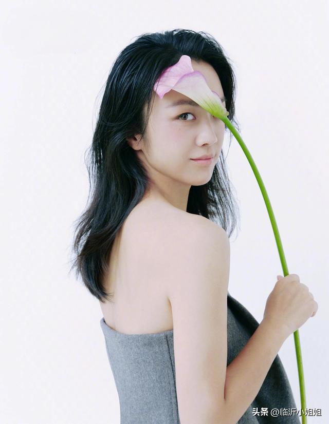 汤唯，高贵冷艳的精致美女，成熟优雅的气质展现迷人风采