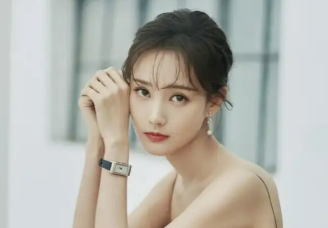 明明“歪瓜裂枣”，却能“美若天仙”，这8位女明星整得太惊艳