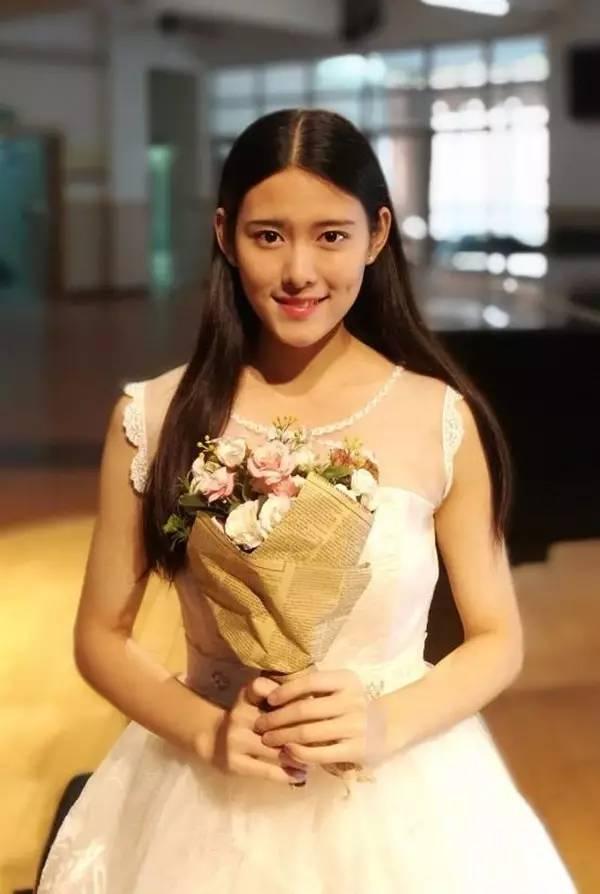 南艺17表演十大新生女神出炉，林妙可不是最美？